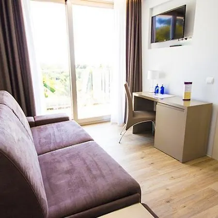 Hotel Jardin De Bellver 4*